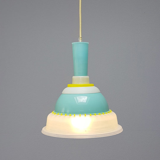 Tupperware Upcycle lamp met licht aan