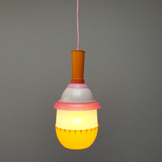 lamp in roze en oker