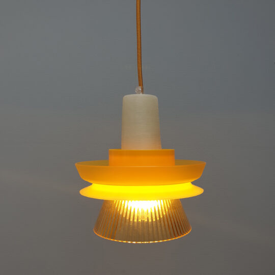 upcycle lamp okergeel